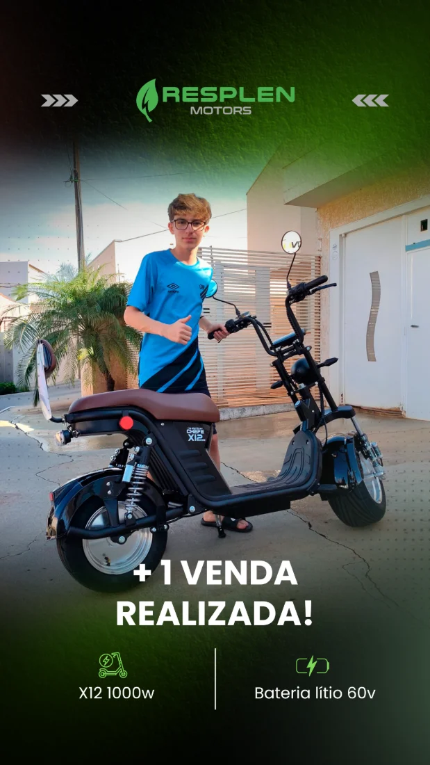 Cliente recebendo a scooter JET 1000W