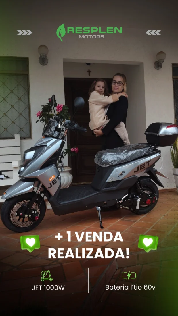 Cliente recebendo a scooter JET 1000W em casa